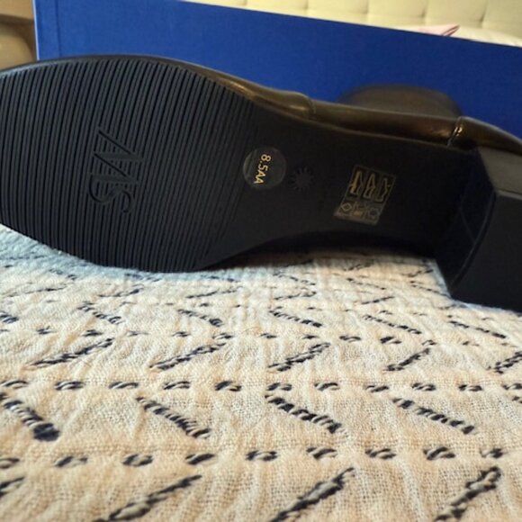 Stuart Weitzman Yuliana NWT - Picture 5 of 5